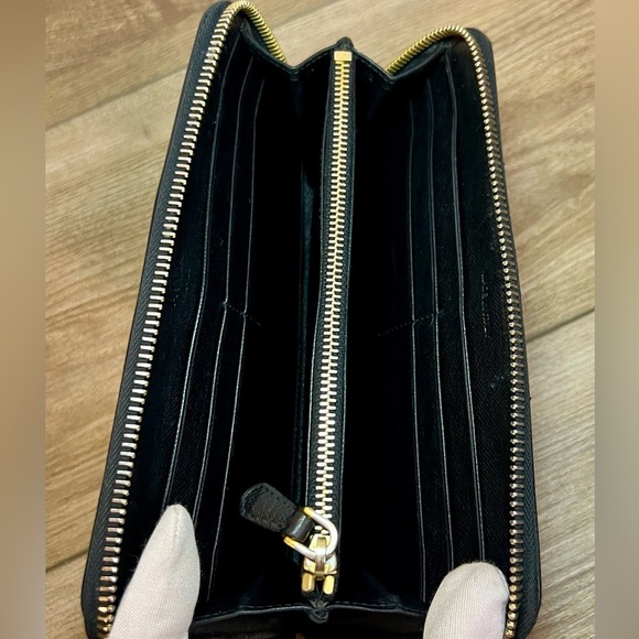 Prada Black Zippy Wallet in Nylon - GUC - Picture 5 of 7